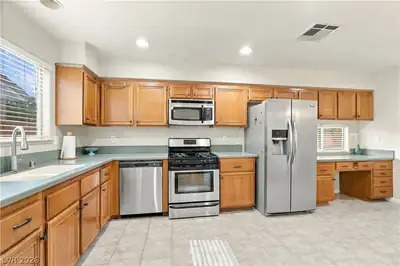4935 Crystal Breeze Lane, North Las Vegas, NV 89031 Kitchen