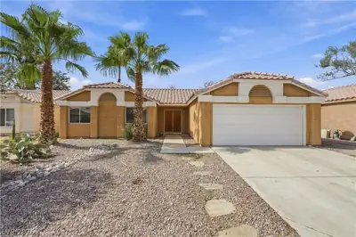 4935 Crystal Breeze Lane, North Las Vegas, NV 89031 Front of Structure