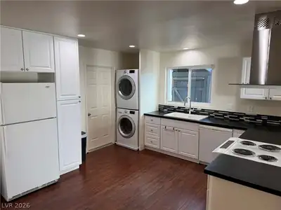 545 Ellen Way, Las Vegas, NV 89104 Kitchen