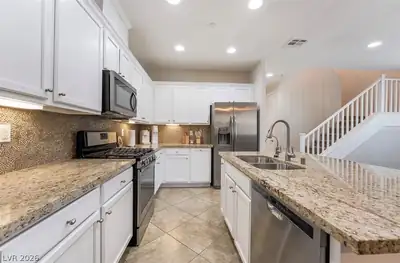 1966 Via Delle Arti, Henderson, NV 89044 Kitchen