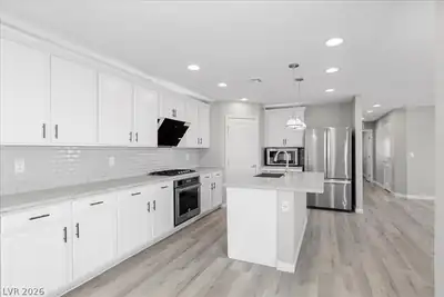 9996 Sable Point Street, Las Vegas, NV 89178 Kitchen