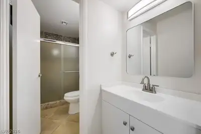 1615 Abby Avenue, Henderson, NV 89014 Primary Bathroom