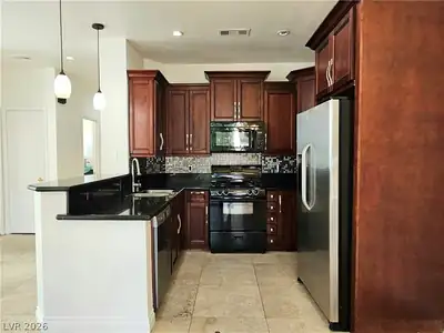 251 South Green Valley Parkway 4714, Henderson, NV 89012 Kitchen