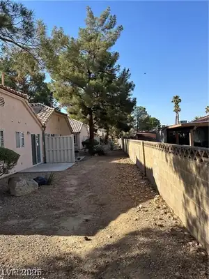 1600 North Torrey Pines Drive 101, Las Vegas, NV 89108 Yard