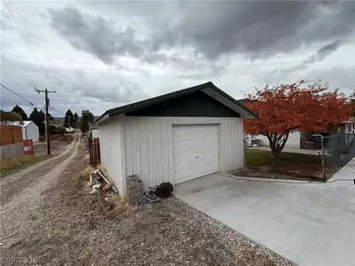 890 Park Avenue, Ely, NV 89301 Garage