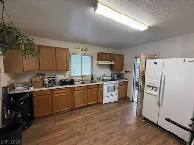 890 Park Avenue, Ely, NV 89301 Kitchen