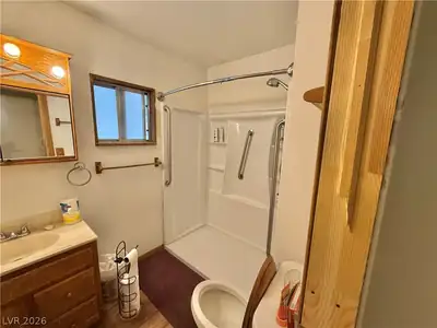 890 Park Avenue, Ely, NV 89301 Bathroom