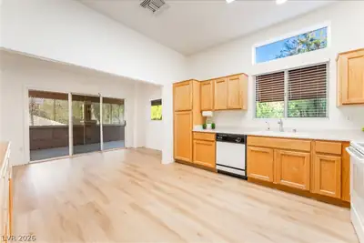 10300 Sawmill Avenue, Las Vegas, NV 89134 Kitchen