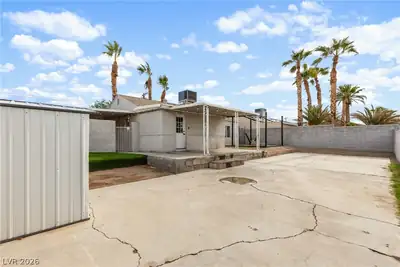 134 Continental Avenue, Henderson, NV 89015 Yard