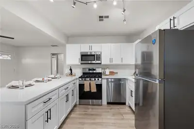 134 Continental Avenue, Henderson, NV 89015 Kitchen