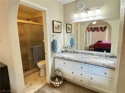 7237 VISTA BONITA Drive, Las Vegas, NV 89149 Primary Bathroom
