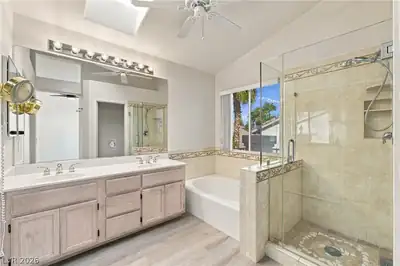 2110 Polynesia Circle, Henderson, NV 89074 Primary Bathroom