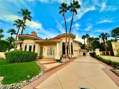 8101 Moonstone Circle, Las Vegas, NV 89128 Front of Structure