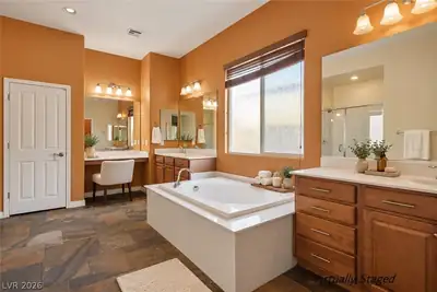 8604 Amber Autumn Street, Las Vegas, NV 89131 Primary Bathroom