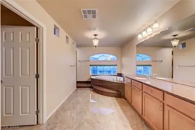 6275 Mount Palomar Avenue, Las Vegas, NV 89139 Primary Bathroom
