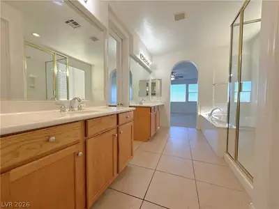 722 Bighorn Creek Street, Henderson, NV 89002 Primary Bathroom