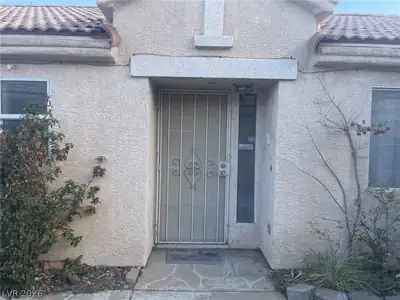 3941 Canyon Meadows Court, Las Vegas, NV 89129 Entry