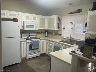 3941 Canyon Meadows Court, Las Vegas, NV 89129 Kitchen