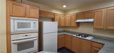 27 East AGATE Avenue 209, Las Vegas, NV 89123 Kitchen