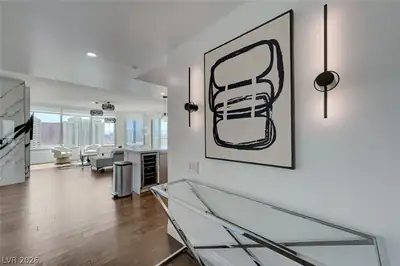 222 Karen Avenue 3301, Las Vegas, NV 89109 Entrance Foyer