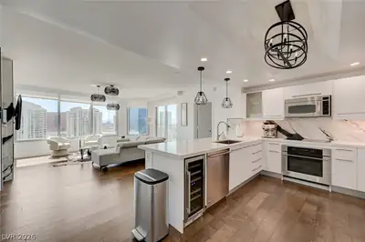 222 Karen Avenue 3301, Las Vegas, NV 89109 Kitchen