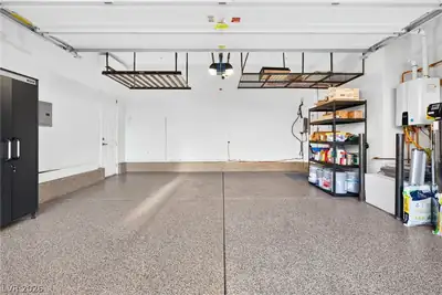 39 Contrada Fiore Drive, Henderson, NV 89011 Garage