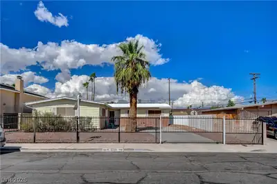 6220 Shawnee Avenue, Las Vegas, NV 89107 Front of Structure