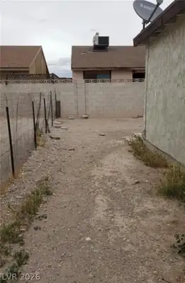 3630 Three Bars Court, Las Vegas, NV 89115 Yard