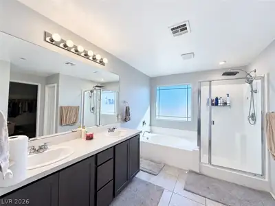 1036 Huckburn Avenue, Henderson, NV 89015 Primary Bathroom