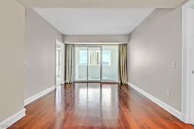 2700 Las Vegas Boulevard 707, Las Vegas, NV 89109 Living Room