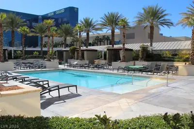 125 East Harmon Avenue 3809, Las Vegas, NV 89109 Pool