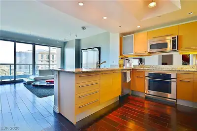 322 Karen Avenue 1204, Las Vegas, NV 89109 Kitchen