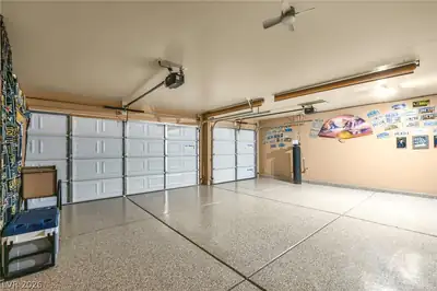 4613 Mohawk River Avenue, North Las Vegas, NV 89031 Garage