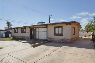 2705 Berg Street, North Las Vegas, NV 89030 Front of Structure