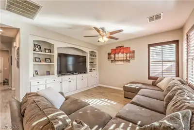 1119 Lake Berryessa Street, Henderson, NV 89002 Living Room