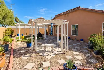 4908 Wild Buffalo Avenue, Las Vegas, NV 89131 Yard
