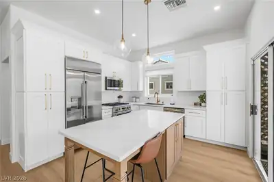 10321 Eagle Vale Avenue, Las Vegas, NV 89134 Kitchen