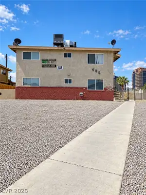 485 North Circle, Las Vegas, NV 89119 Front of Structure