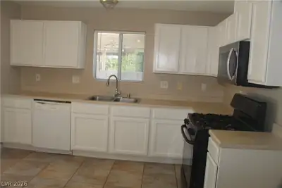 705 Alecandro Daniel Avenue, North Las Vegas, NV 89031 Kitchen