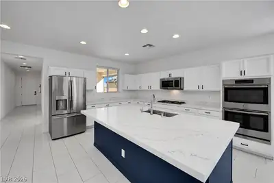 7129 Flora Lam Street, Las Vegas, NV 89166 Kitchen