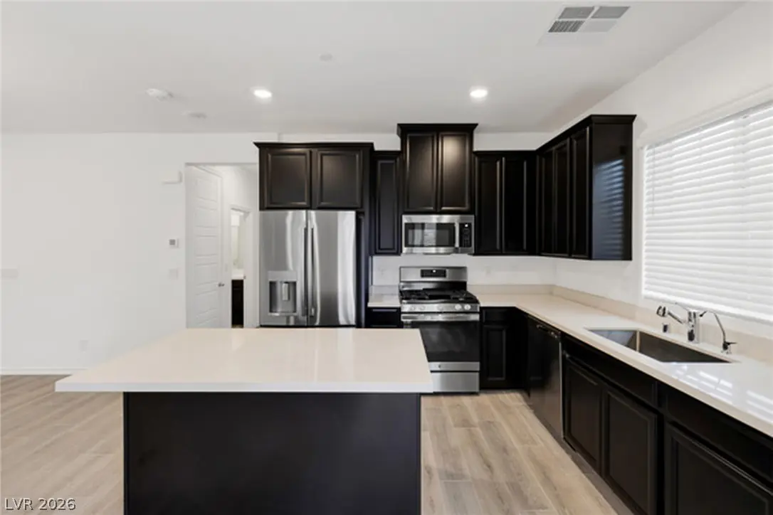 25 Barbara Lane 22, Las Vegas, NV 89183
