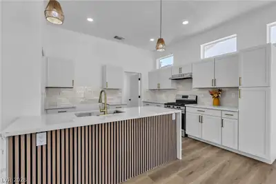 10636 Argents Hill Drive, Las Vegas, NV 89134 Kitchen