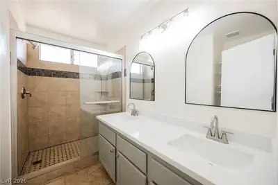 2503 River Oaks Drive, Las Vegas, NV 89156 Primary Bathroom