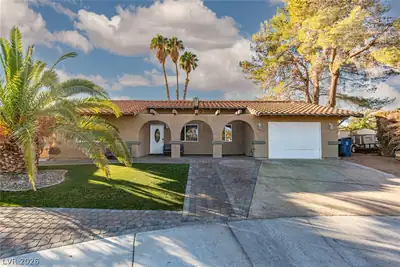 3158 La Luna Circle, Henderson