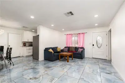 3158 La Luna Circle, Henderson, NV 89014 Living Room