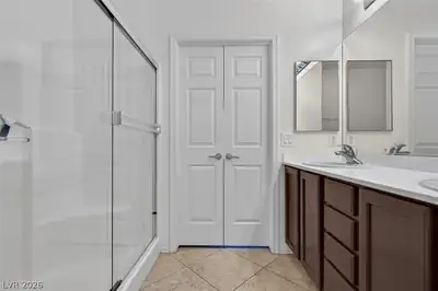 7820 Pine Warbler Way, North Las Vegas, NV 89084 Primary Bathroom