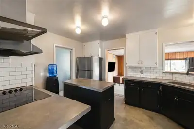 1413 Wengert Avenue, Las Vegas, NV 89104 Kitchen