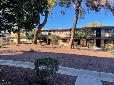 585 South Royal Crest Circle 3, Las Vegas