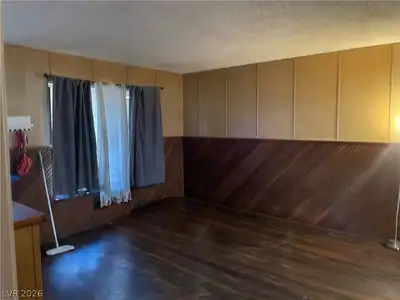 585 South Royal Crest Circle 3, Las Vegas, NV 89169 Living Room