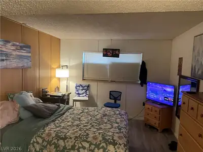 585 South Royal Crest Circle 3, Las Vegas, NV 89169 Bedroom